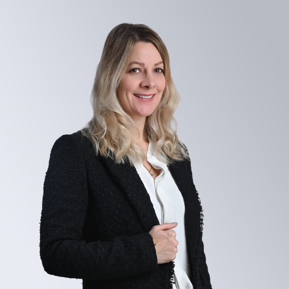 Prof. Linn Ruangroj