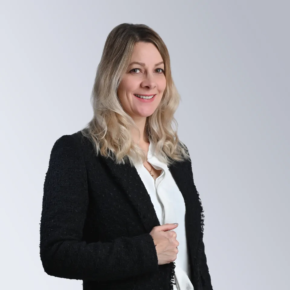 Prof. Linn Ruangroj