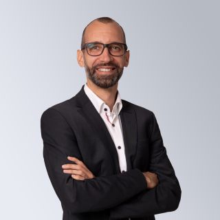 Prof. Dr. Dr. Dennis A. Effertz
