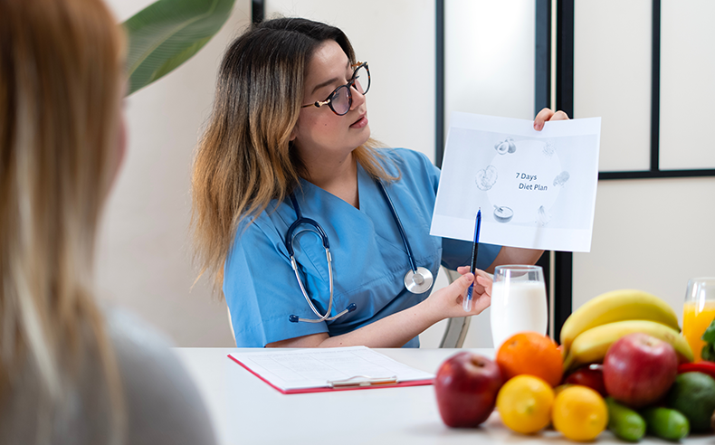 Ernährungsmedizinische:r Berater:in